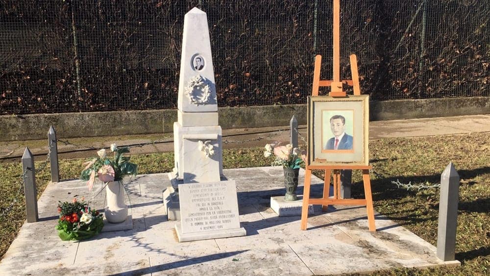Il monumento funebre a Erminio Ferretto, sito a Mogliano Veneto