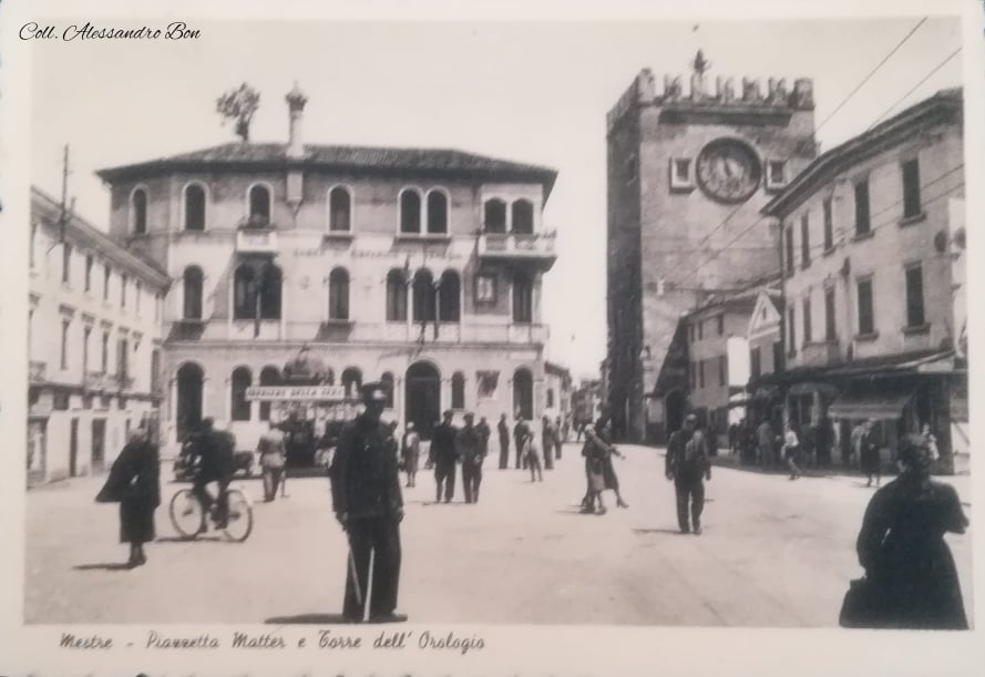 Piazzetta Matter con la nuova sede della Cassa di Risparmio di Venezia, anni ’30