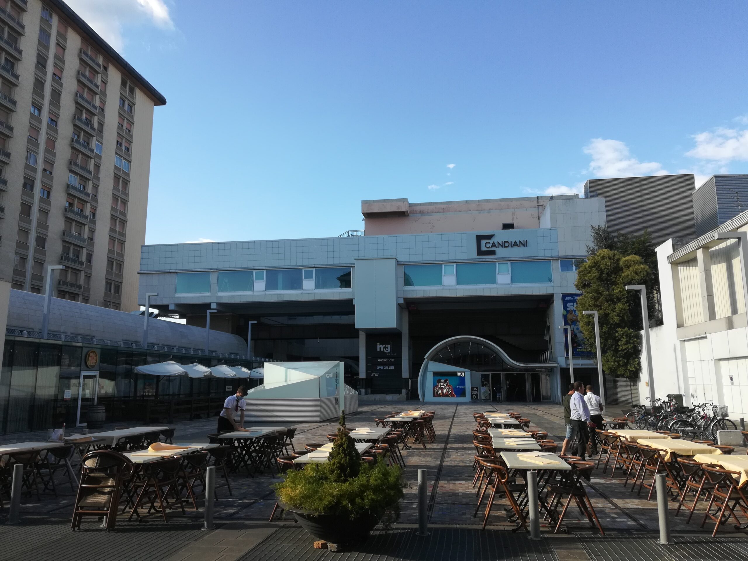 Piazzale Candiani