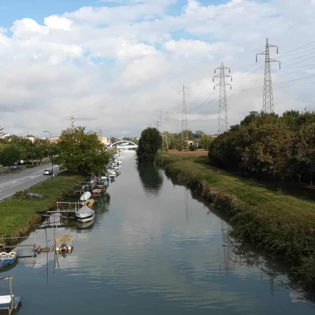 Il Canale Osellino che passa di fianco al Bosco
