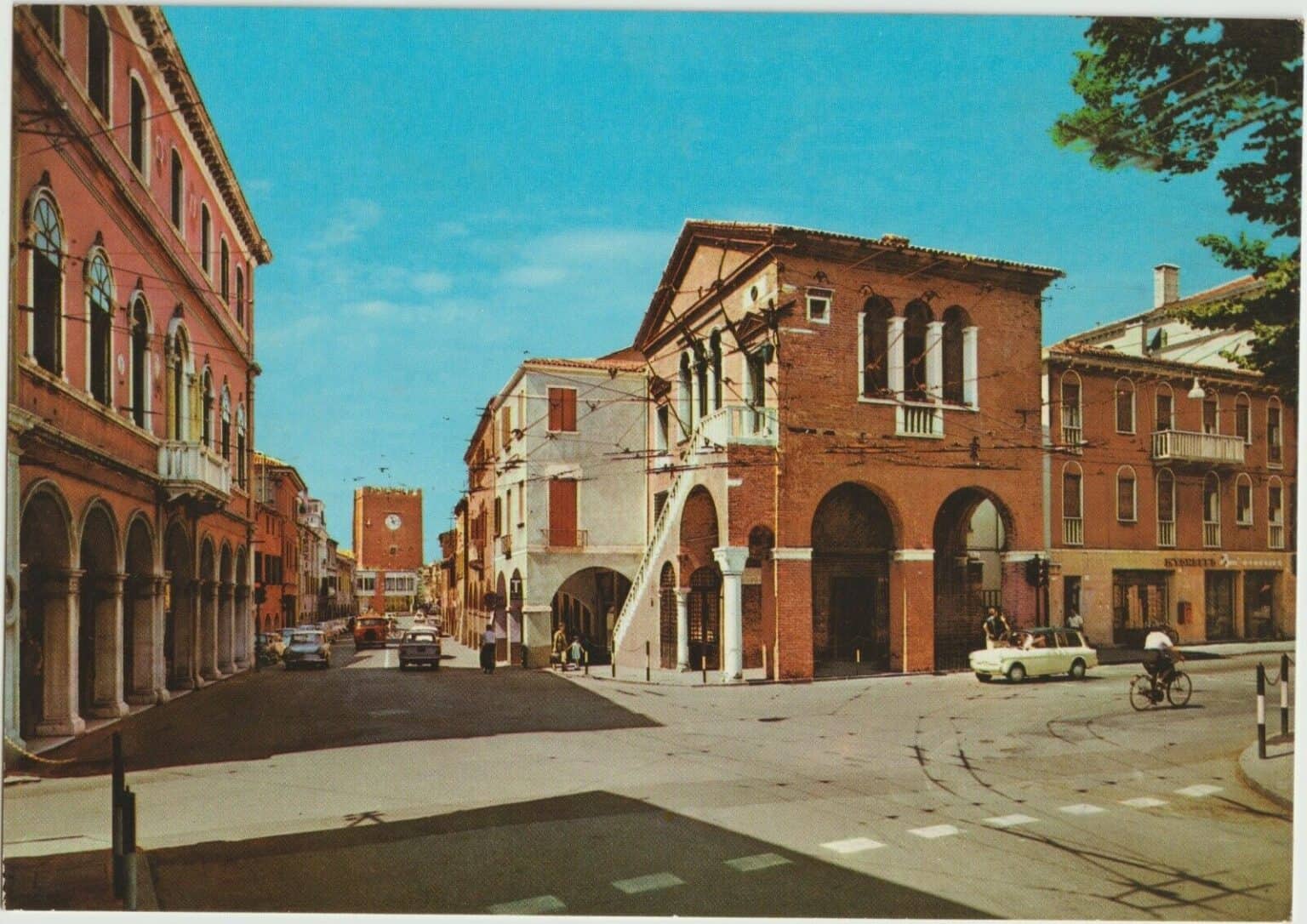 Il Palazzo della Provvederia quando ospitava la Biblioteca