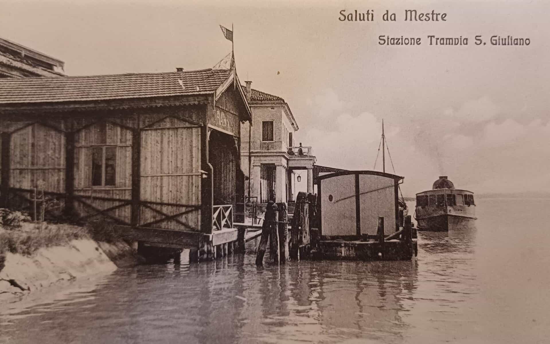 La stazione della tramvia a San Giuliano con il vaporetto in arrivo, cartolina «Saluti da Mestre»