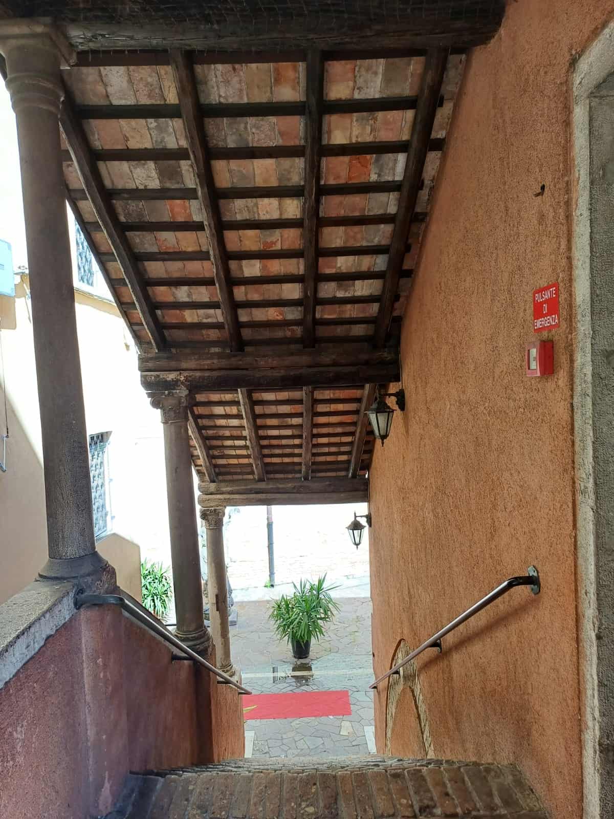 La Scala della Scuola dei Battuti in Piazza Ferretto