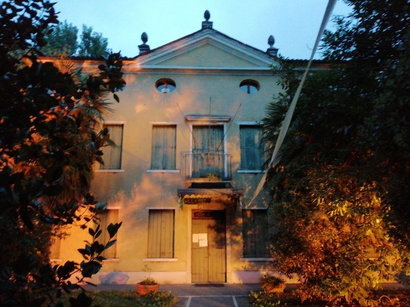 Villa Pozzi (Wikipedia)