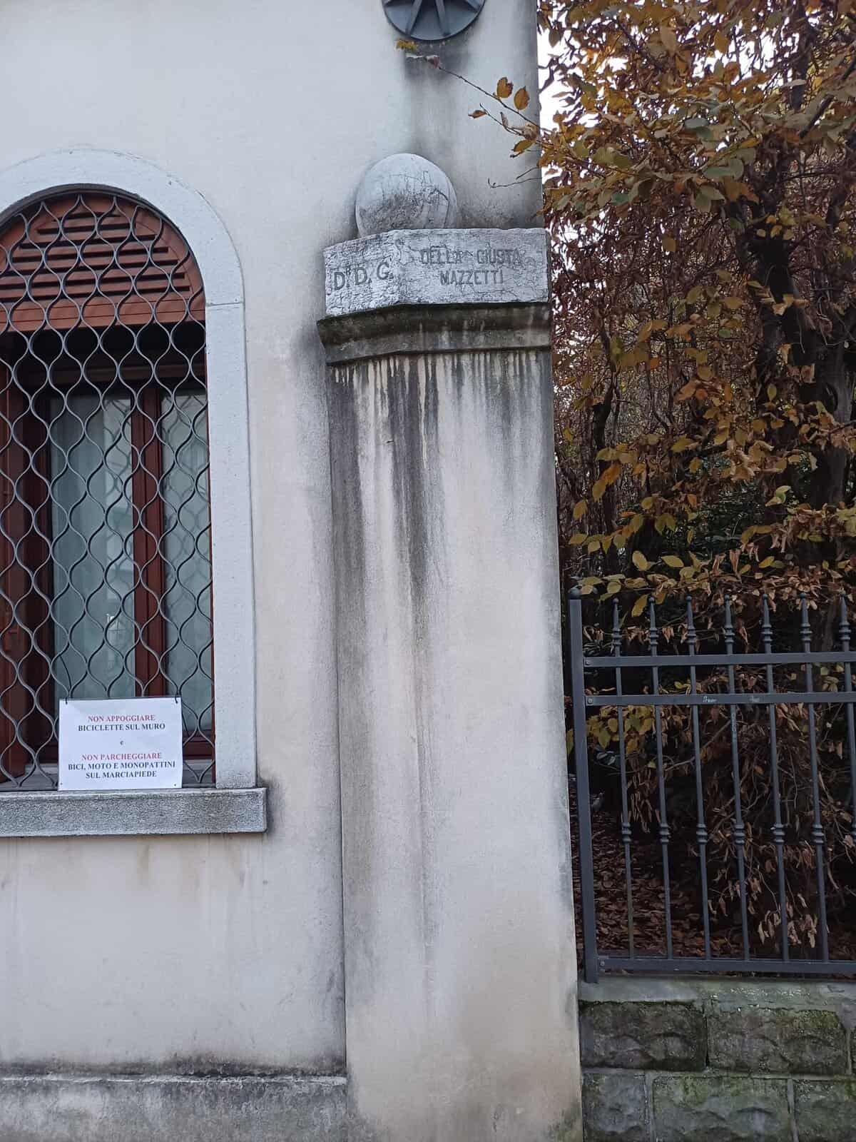 Colonna di confine della proprietà Dalla Giusta