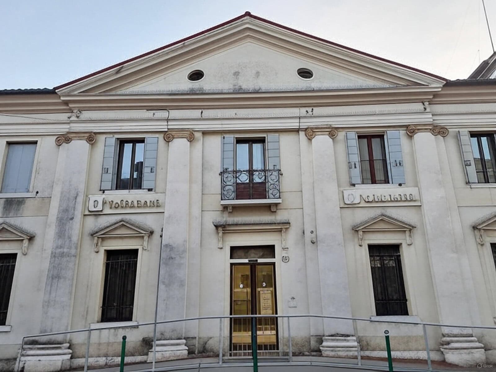 Particolare della facciata frontale