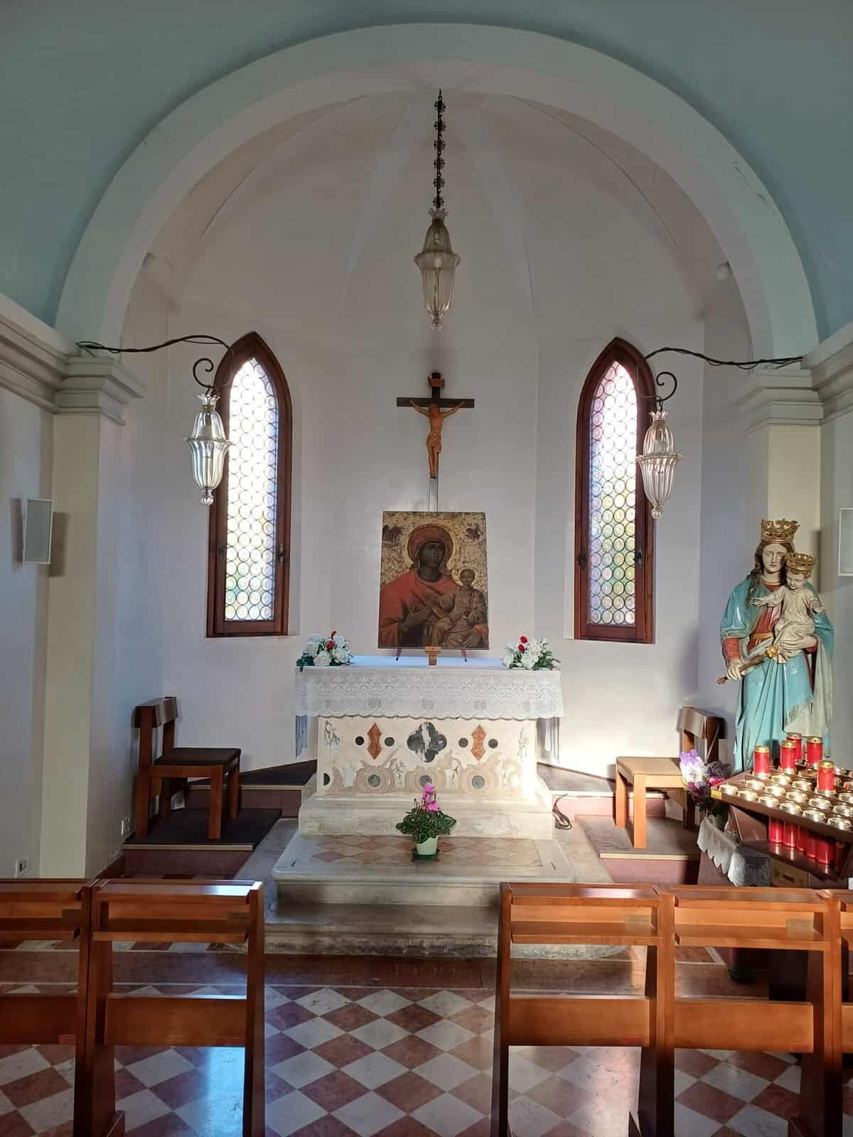 Altare dell'oratorio