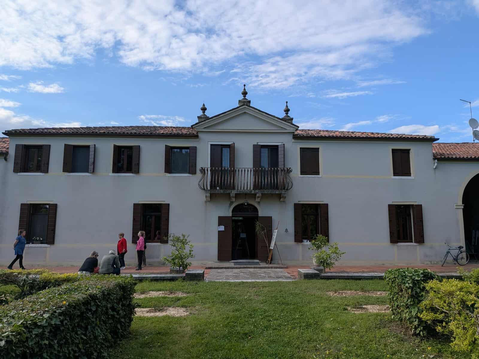 L'Ingresso