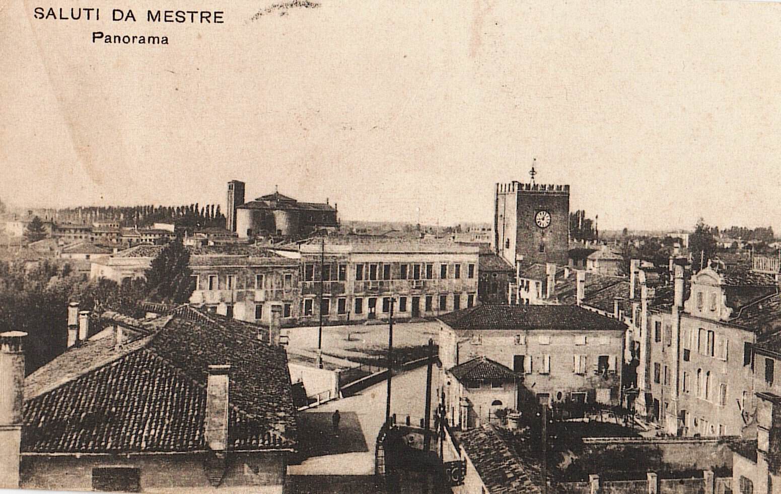 Scuola, giardino e torre viste da (forse) dal Campanile di San Girolamo