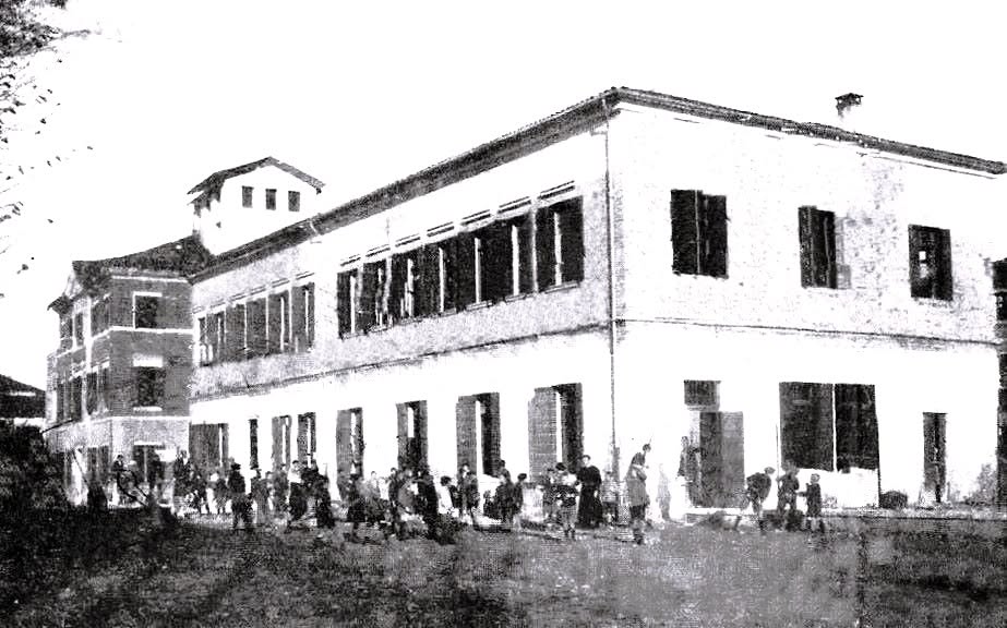L'Istituto Berna nella villa dei Berna in via Manin, 1928