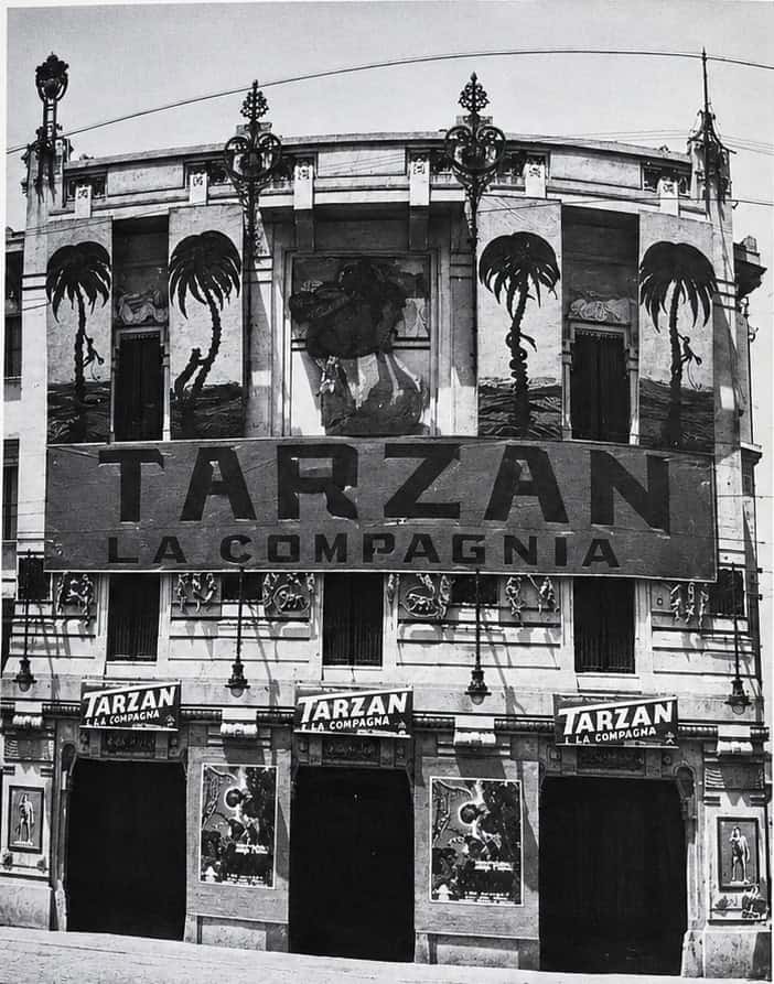 Facciata del cinema Excelsior nel 1934 per il film Tarzan e la compagnia