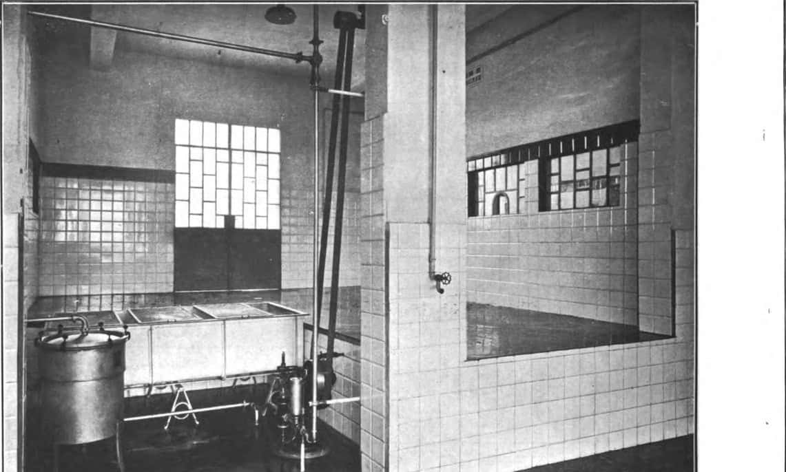 Interno di una stazione di pastorizzazione del latte