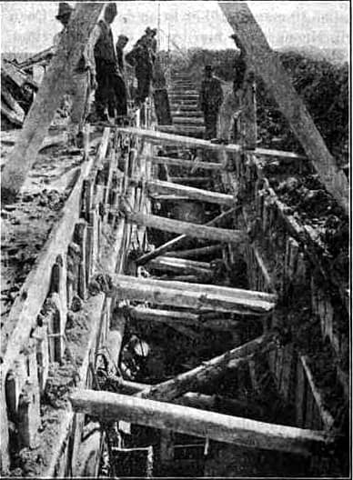 Costruzione condotto praticabile, cantiere di Porto Marghera, 1922